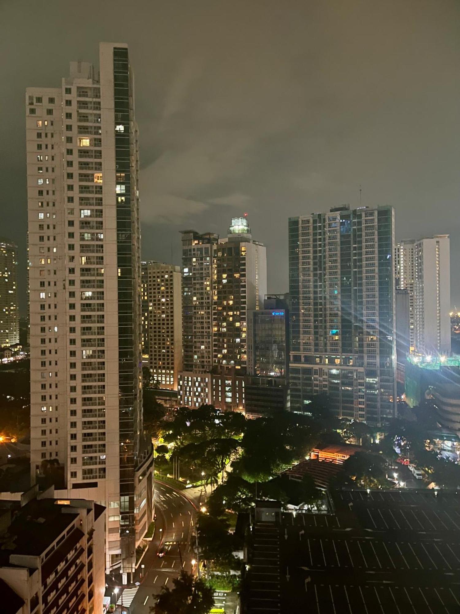 Greenbelt Hamilton Tower 1 San Pedro Makati Exterior foto